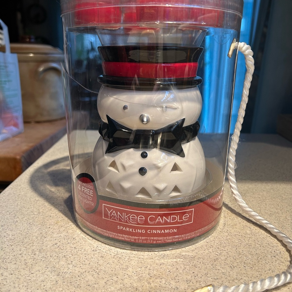 Yankee Candle Snowman with Black Hat and Bow Tie